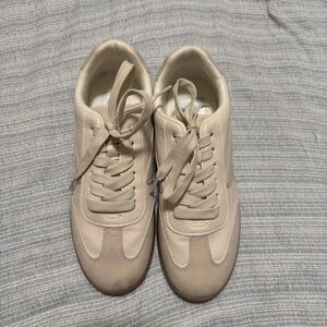 Dolce vita shoes 
Size 9